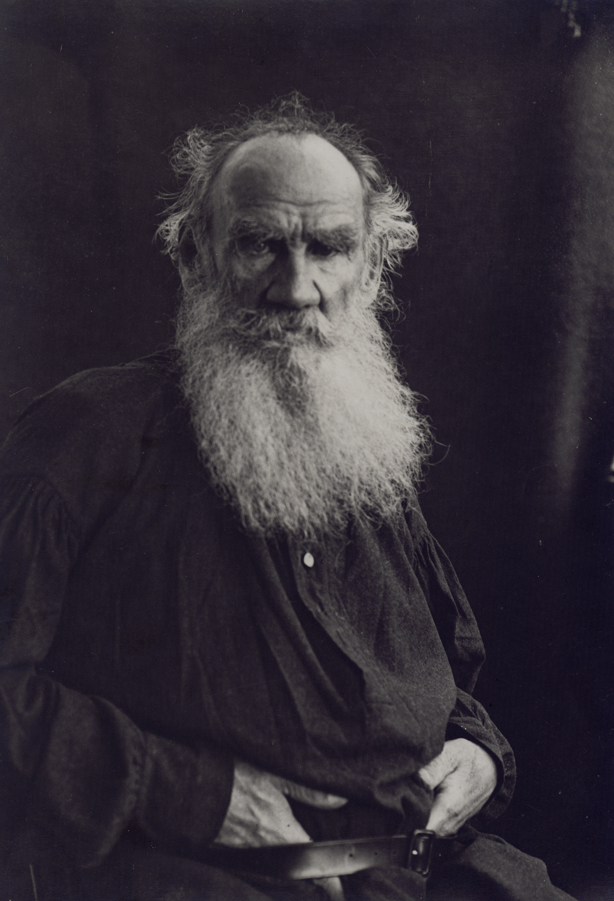 Tolstoy photographed by Chertkov, 1906